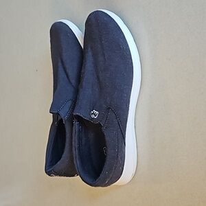 Merinos blue and white slip ons